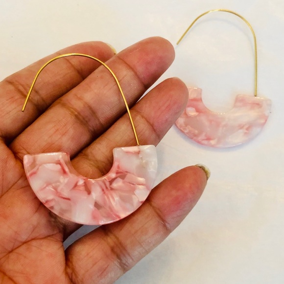 hoops pink resin earrings - Picture 3 of 4